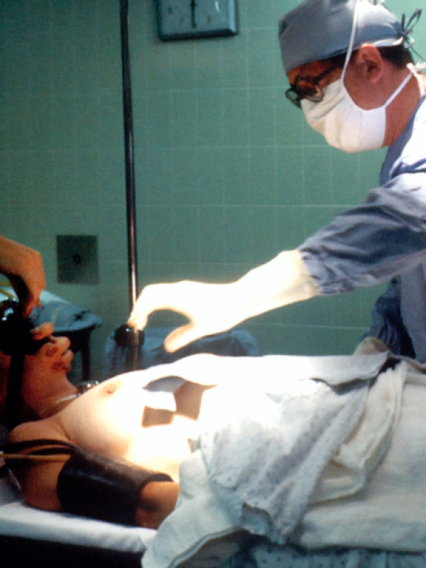 Patientenpositionierung bei Laser-gestützten Augen OP